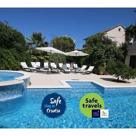 Villa Renipol Adults Only Sutivan Kültér fotó