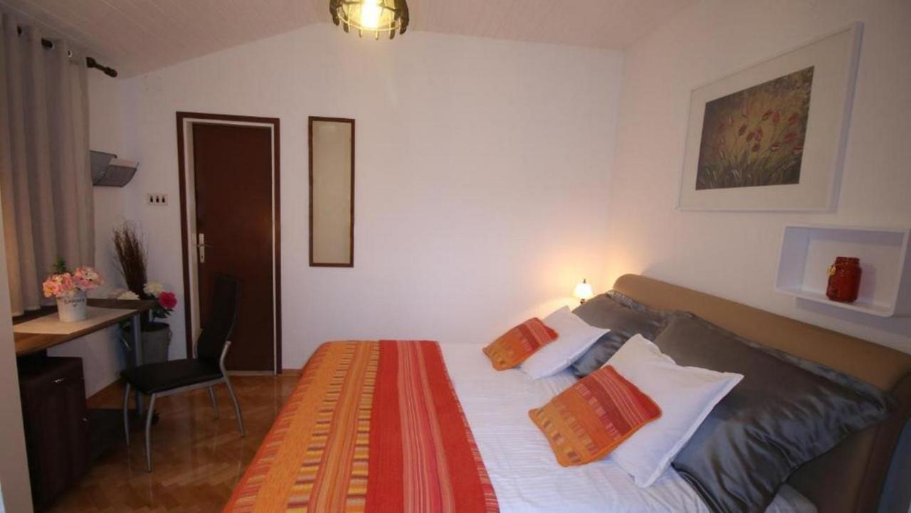 Villa Renipol Adults Only Sutivan Kültér fotó
