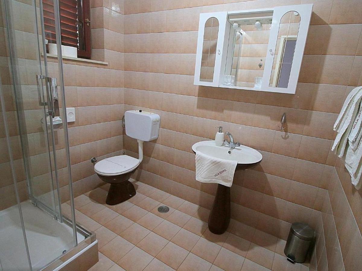 Villa Renipol Adults Only Sutivan Kültér fotó