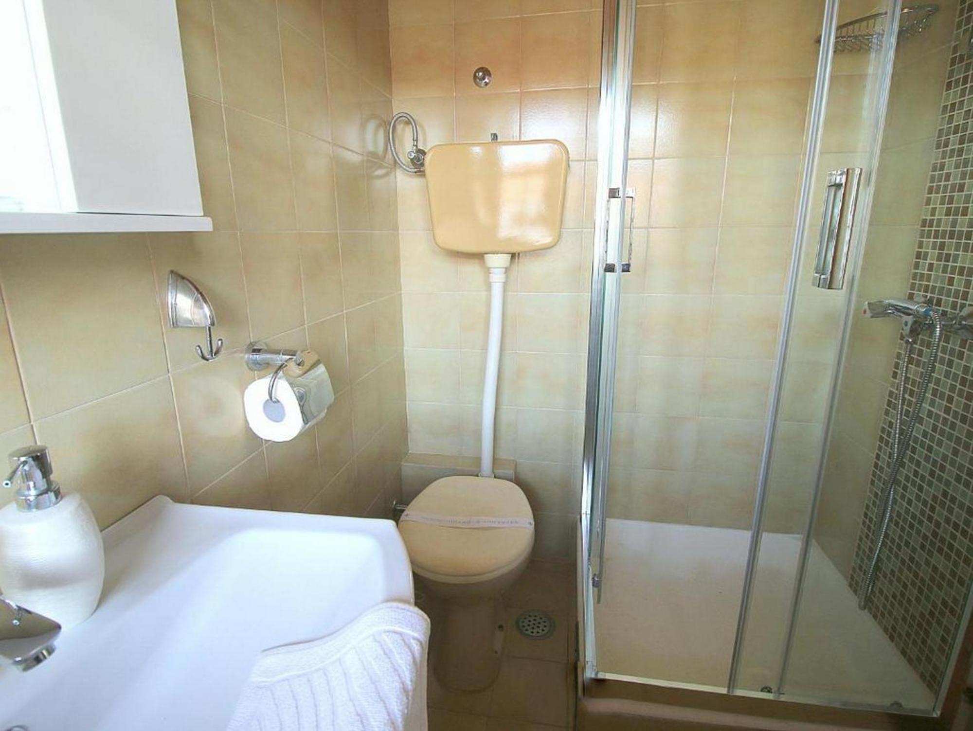 Villa Renipol Adults Only Sutivan Szoba fotó